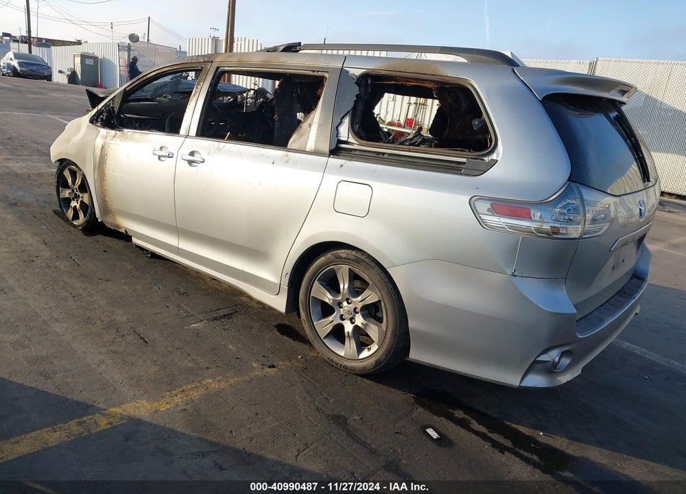 2014 TOYOTA SIENNA SE 8 PASSENGER VIN: 5TDXK3DC5ES520276