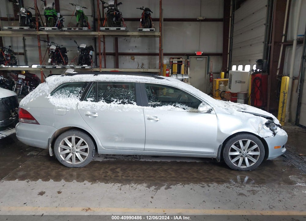 2014 VOLKSWAGEN JETTA SPORTWAGEN 2.5L SE VIN: 3VWPP7AJ5EM608429