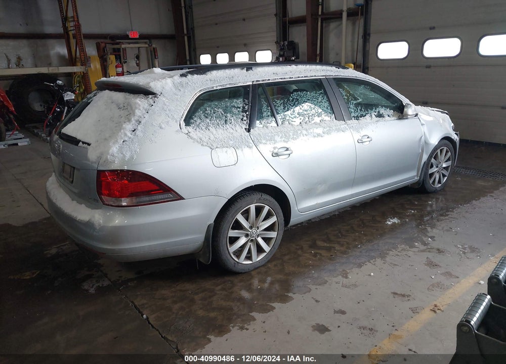 2014 VOLKSWAGEN JETTA SPORTWAGEN 2.5L SE VIN: 3VWPP7AJ5EM608429