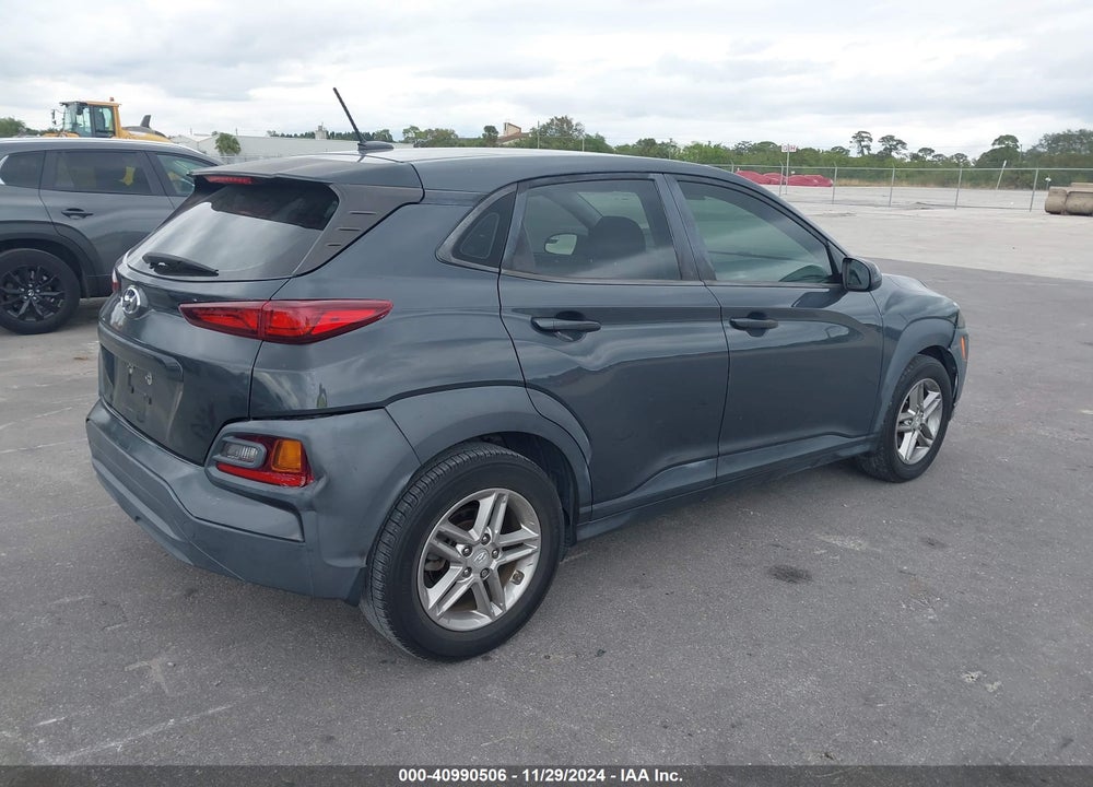 2018 HYUNDAI KONA SE VIN: KM8K12AA7JU073882