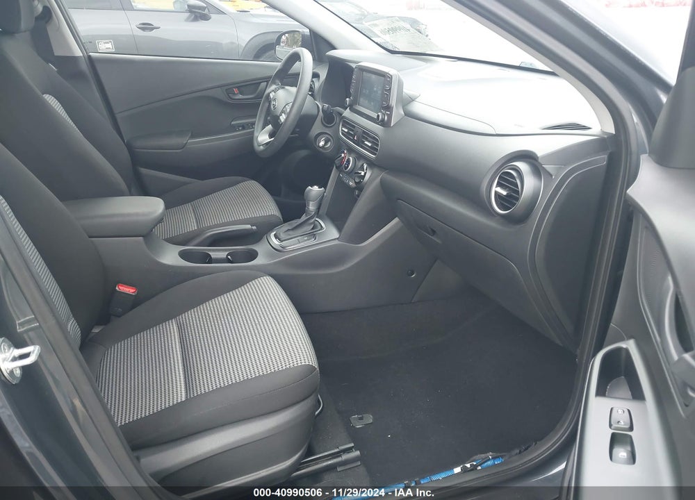 2018 HYUNDAI KONA SE VIN: KM8K12AA7JU073882
