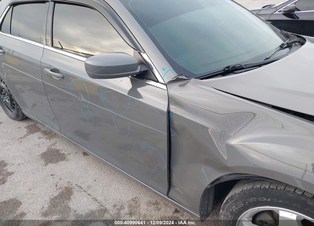 2018 CHRYSLER 300 TOURING L VIN: 2C3CCAAG9JH117860