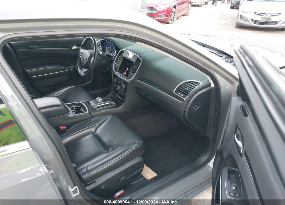 2018 CHRYSLER 300 TOURING L VIN: 2C3CCAAG9JH117860