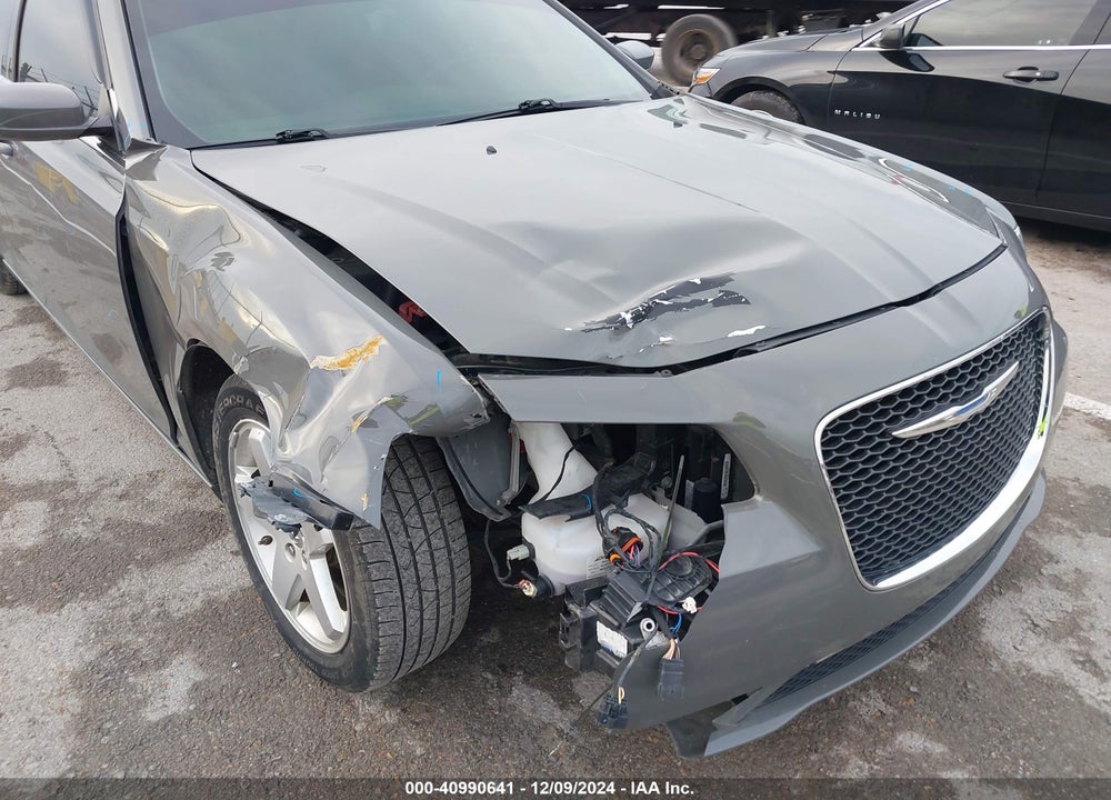 2018 CHRYSLER 300 TOURING L VIN: 2C3CCAAG9JH117860