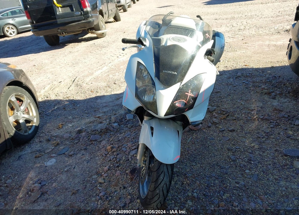 2006 HONDA VFR800 VIN: JH2RC46186M800544