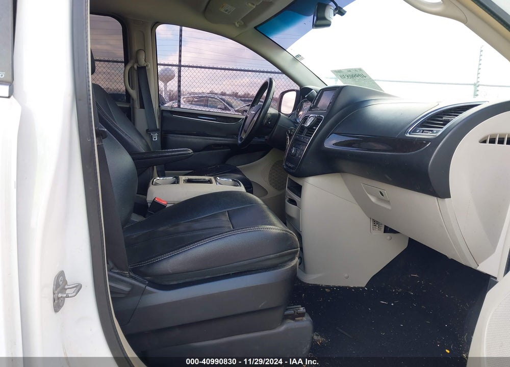2014 CHRYSLER TOWN & COUNTRY TOURING VIN: 2C4RC1BG4ER233942