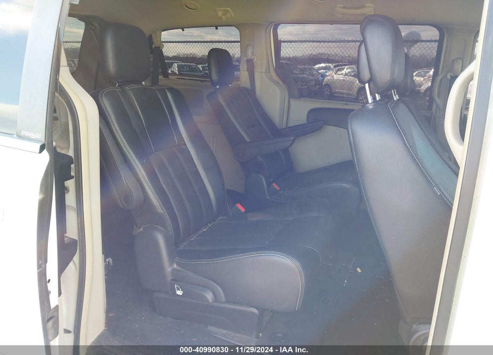 2014 CHRYSLER TOWN & COUNTRY TOURING VIN: 2C4RC1BG4ER233942