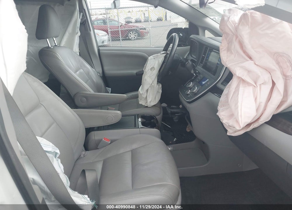 2017 TOYOTA SIENNA XLE LIMITED VIN: 5TDDZ3DC8HS165333