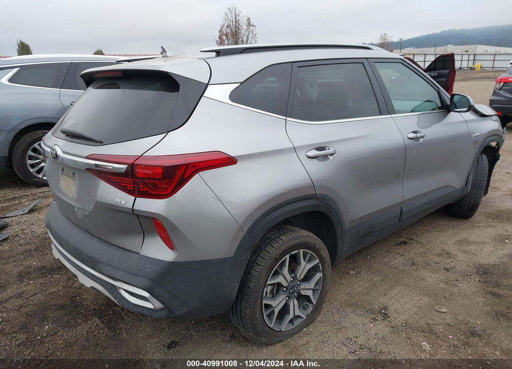 2021 KIA SELTOS EX VIN: KNDERCAA3M7130839