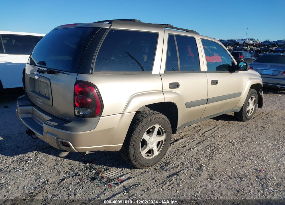 2005 CHEVROLET TRAILBLAZER LS VIN: 1GNDT13S552172460