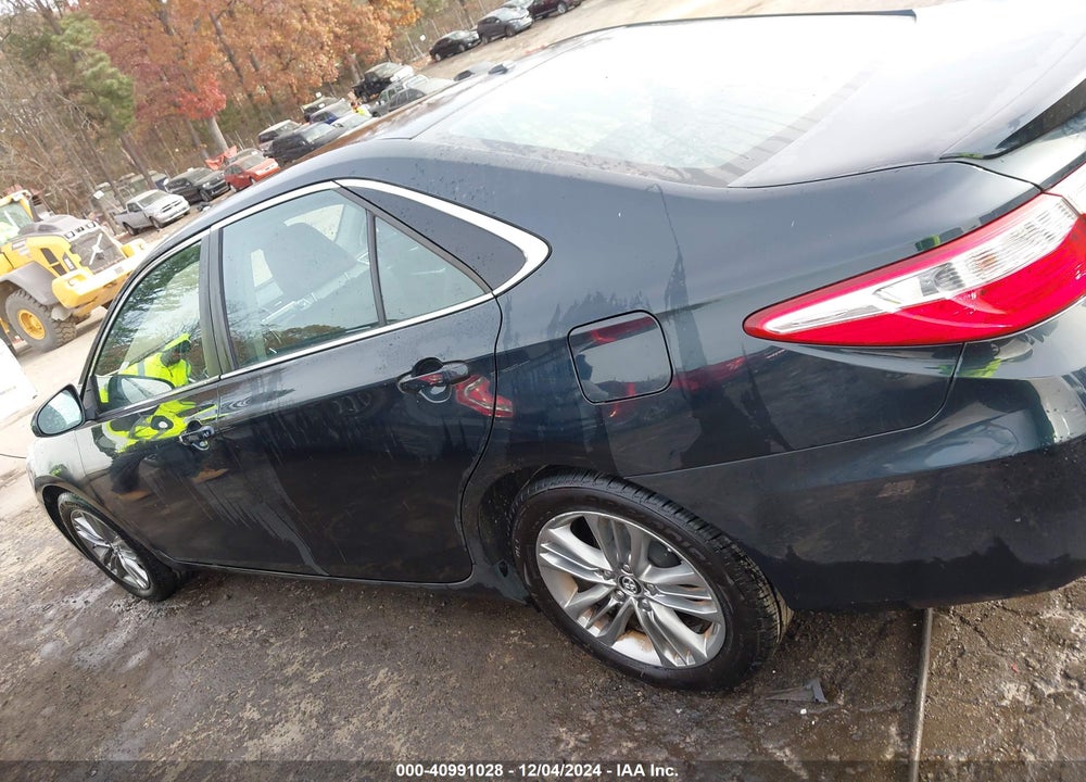 2015 TOYOTA CAMRY SE VIN: 4T1BF1FK7FU492710