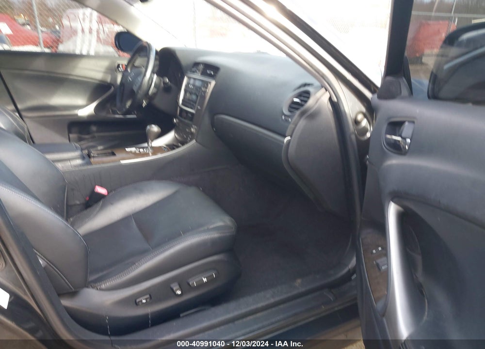 2011 LEXUS IS 250 VIN: JTHCF5C29B2035180