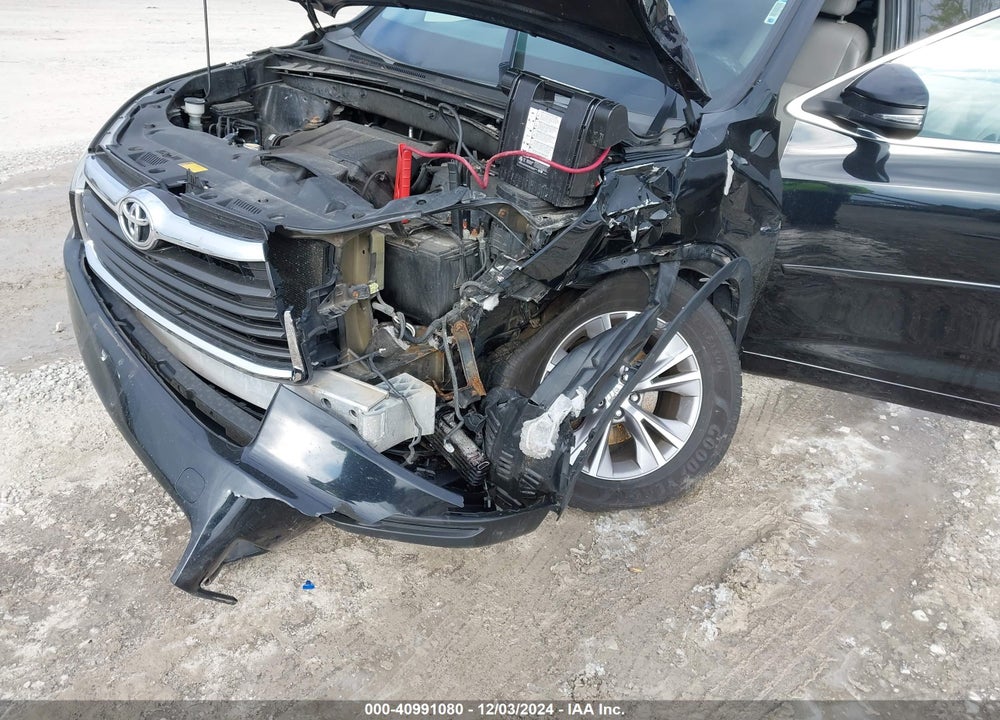 2014 TOYOTA HIGHLANDER XLE V6 VIN: 5TDJKRFH2ES021629