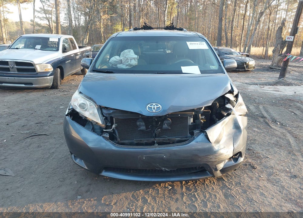 2014 TOYOTA SIENNA XLE V6 8 PASSENGER VIN: 5TDYK3DC7ES525614