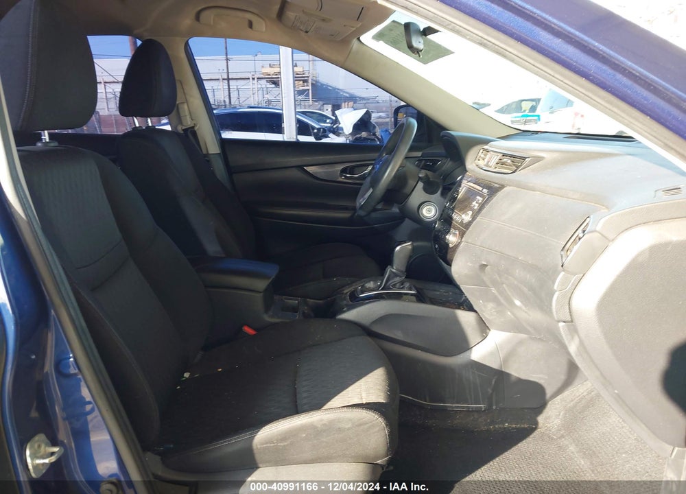 2017 NISSAN ROGUE S VIN: KNMAT2MT8HP553221