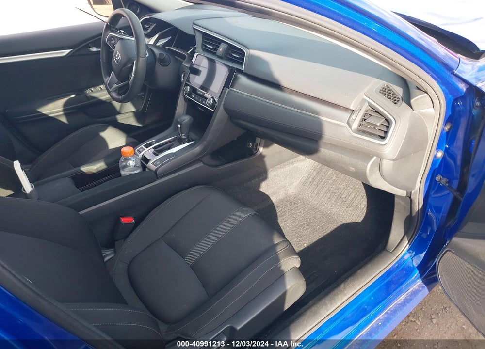 2018 HONDA CIVIC EX VIN: 2HGFC2F71JH577636