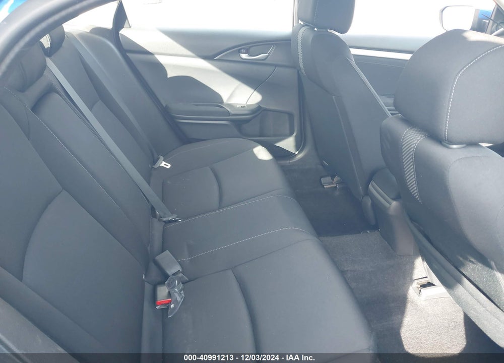2018 HONDA CIVIC EX VIN: 2HGFC2F71JH577636