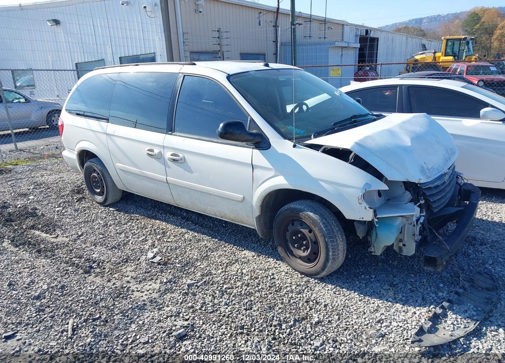 2005 CHRYSLER TOWN & COUNTRY LX VIN: 2C4GP44RX5R590876