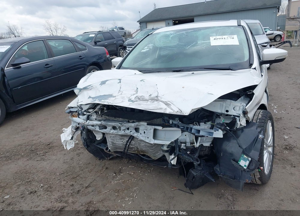 2017 FORD FOCUS TITANIUM VIN: 1FADP3J29HL243479