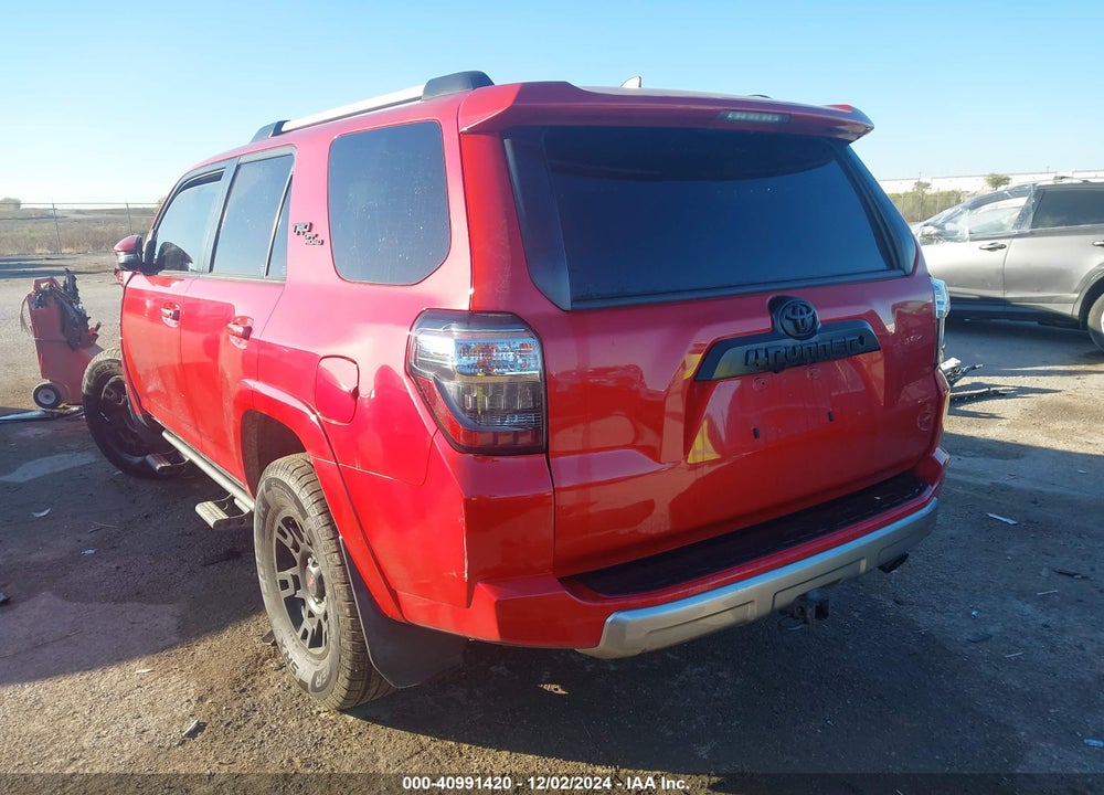 2018 TOYOTA 4RUNNER TRD OFF ROAD PREMIUM VIN: JTEBU5JR7J5607357