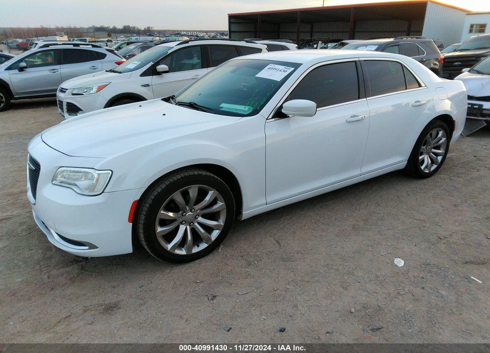 2018 CHRYSLER 300 TOURING L VIN: 2C3CCAAG4JH201925