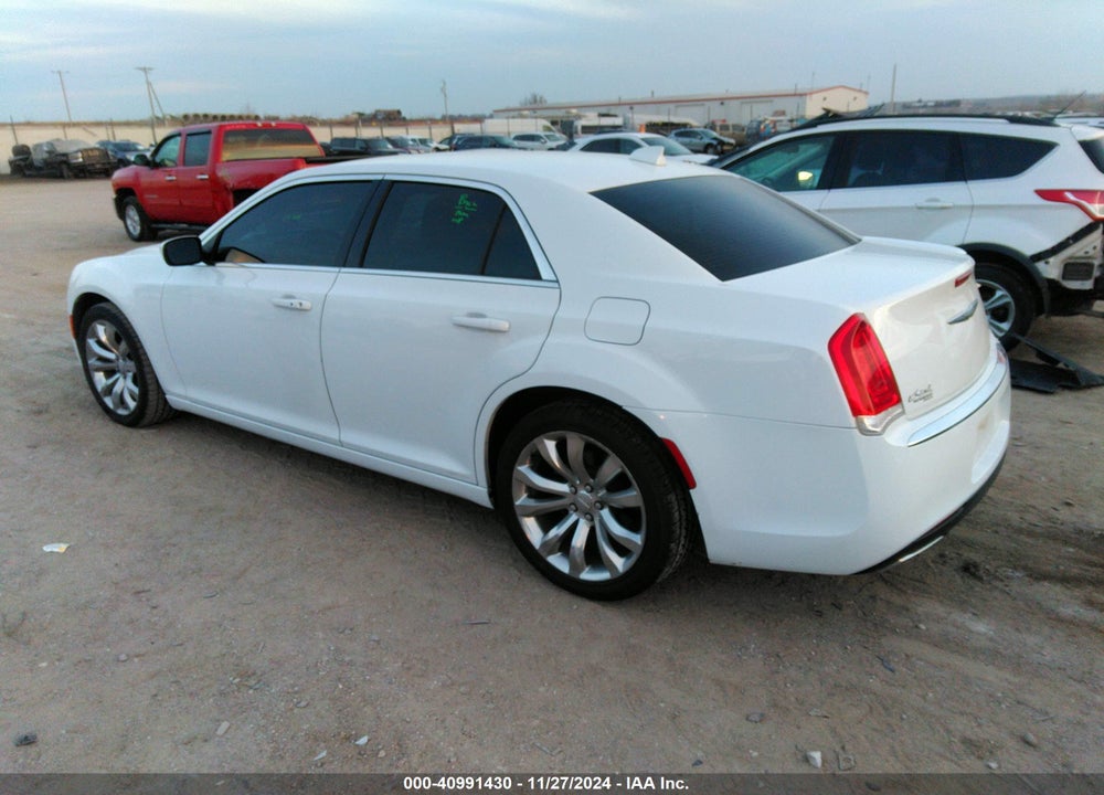 2018 CHRYSLER 300 TOURING L VIN: 2C3CCAAG4JH201925