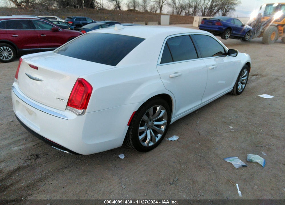 2018 CHRYSLER 300 TOURING L VIN: 2C3CCAAG4JH201925