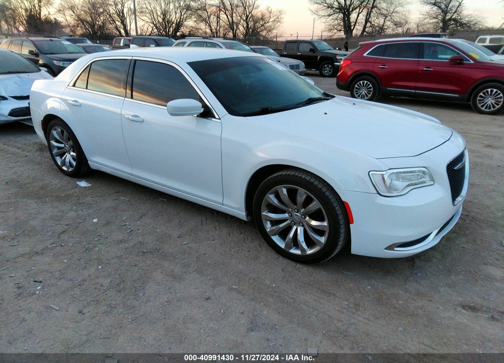 2018 CHRYSLER 300 TOURING L VIN: 2C3CCAAG4JH201925