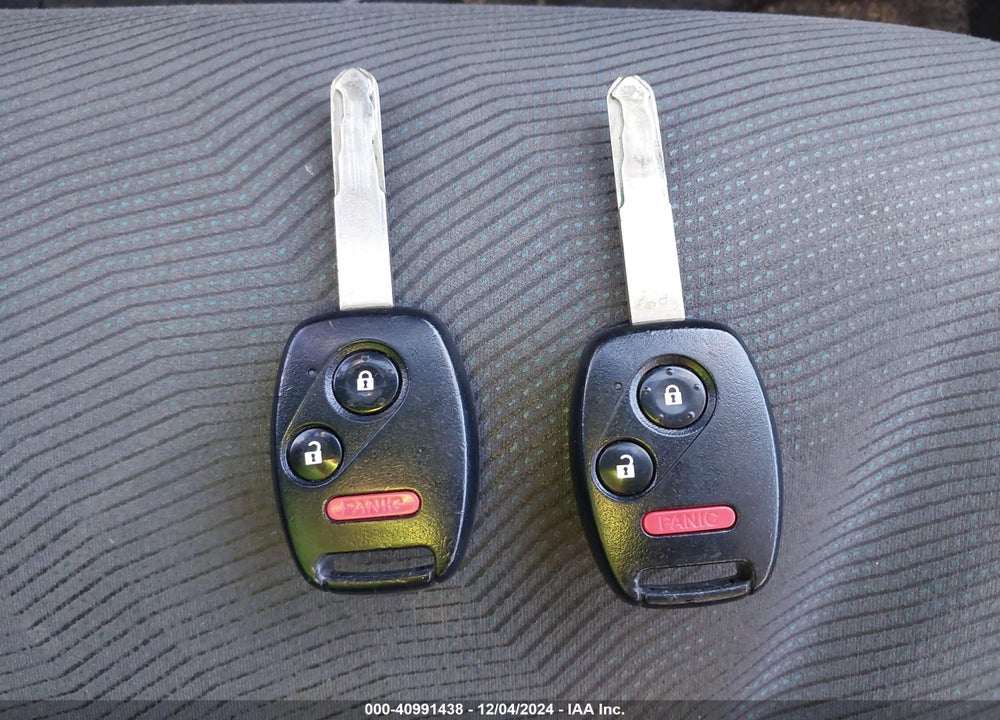 2013 HONDA FIT VIN: JHMGE8H36DC038932