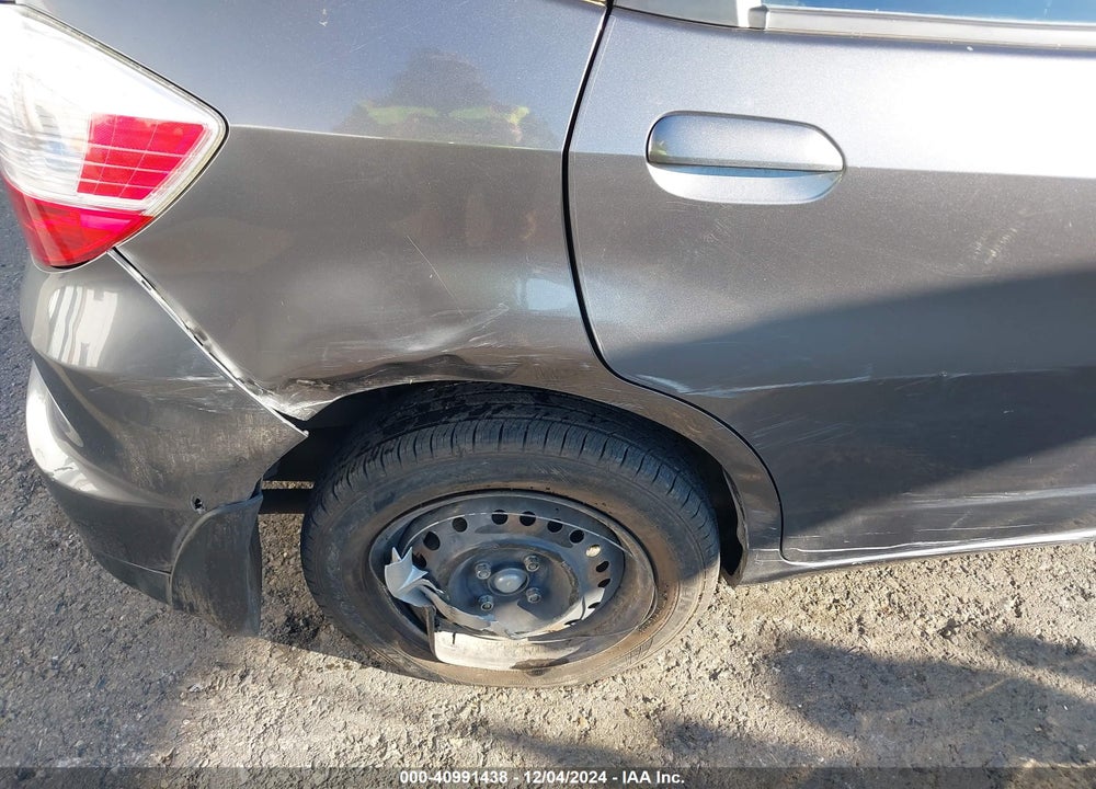 2013 HONDA FIT VIN: JHMGE8H36DC038932
