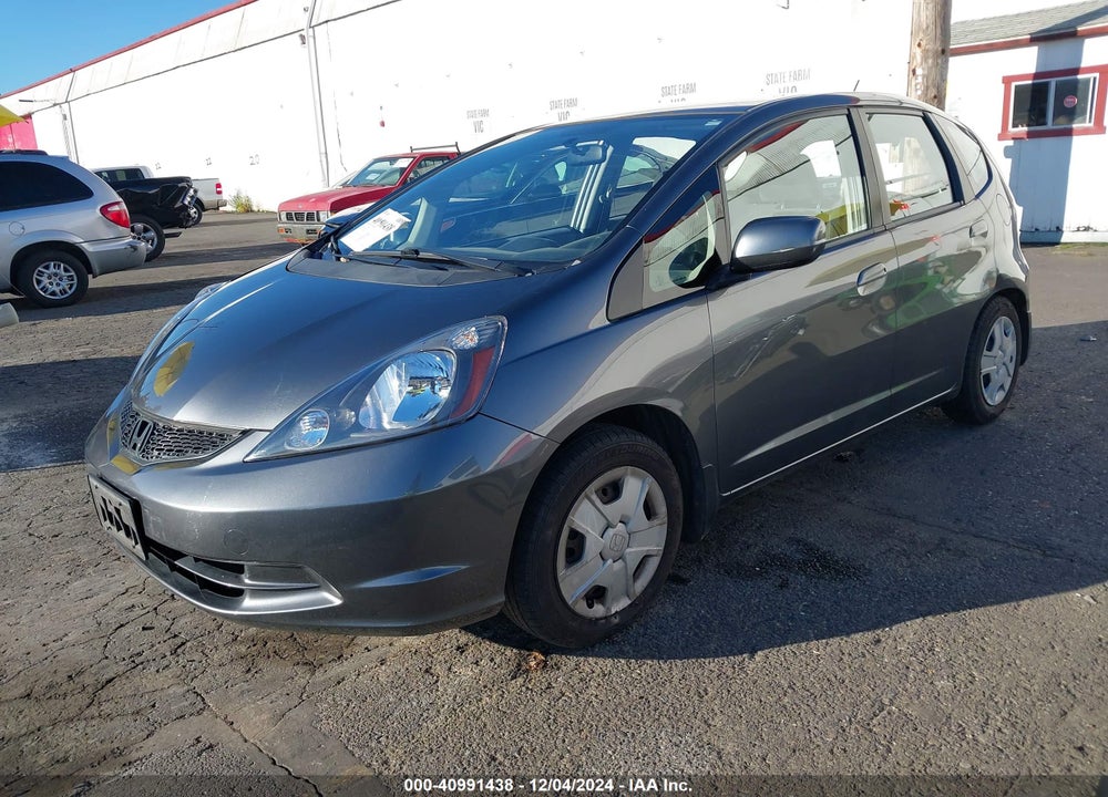 2013 HONDA FIT VIN: JHMGE8H36DC038932