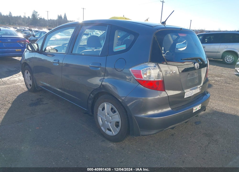 2013 HONDA FIT VIN: JHMGE8H36DC038932