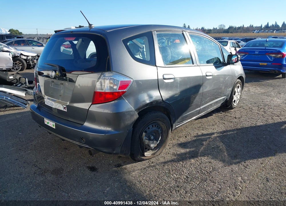 2013 HONDA FIT VIN: JHMGE8H36DC038932