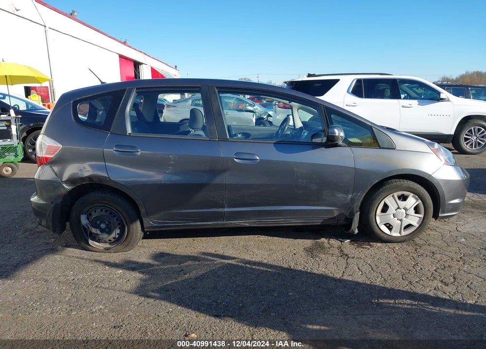 2013 HONDA FIT VIN: JHMGE8H36DC038932