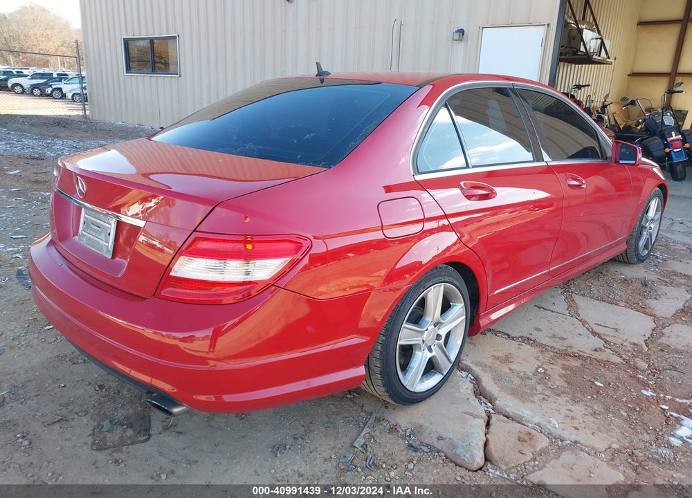 2011 MERCEDES-BENZ C 300 LUXURY/SPORT VIN: WDDGF5EB8BR159261