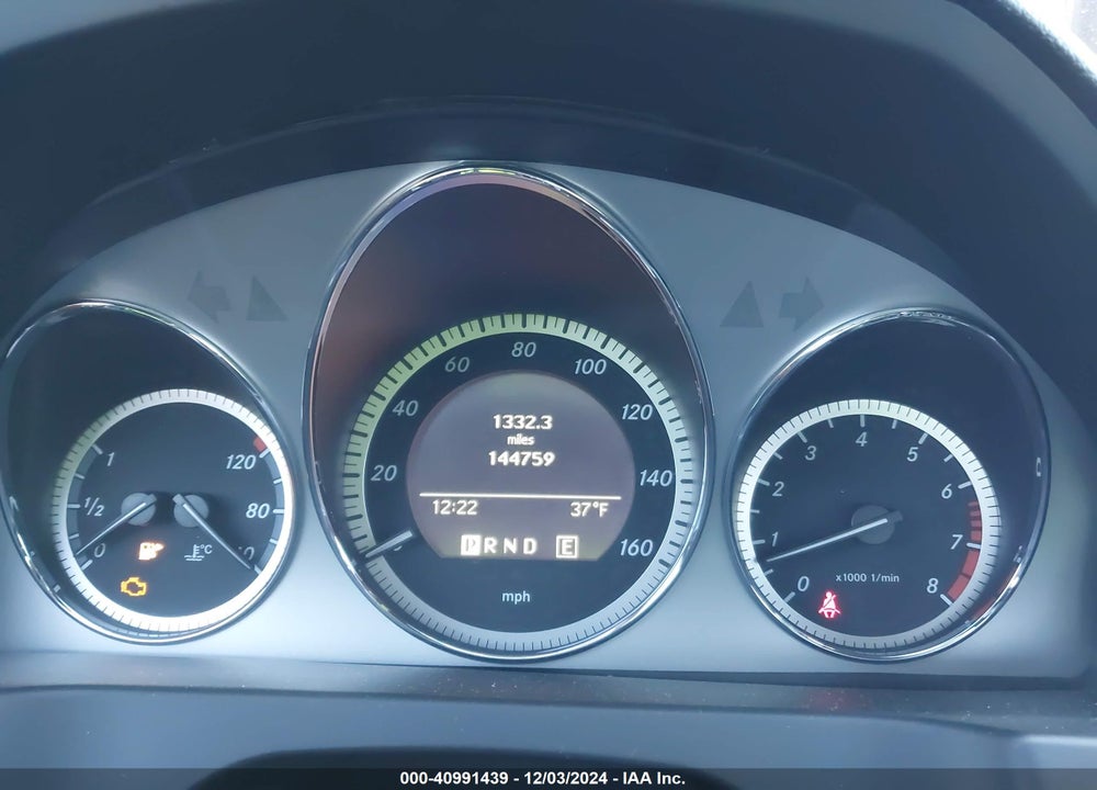 2011 MERCEDES-BENZ C 300 LUXURY/SPORT VIN: WDDGF5EB8BR159261