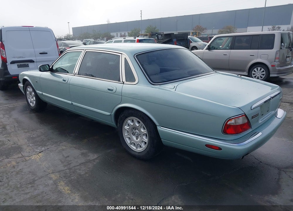 2000 JAGUAR XJ8 L VIN: SAJDA23C1YLF16690