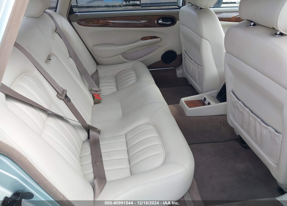 2000 JAGUAR XJ8 L VIN: SAJDA23C1YLF16690