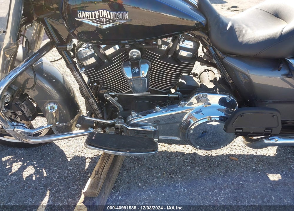 2022 HARLEY-DAVIDSON FLHR VIN: 1HD1FBC13NB653712