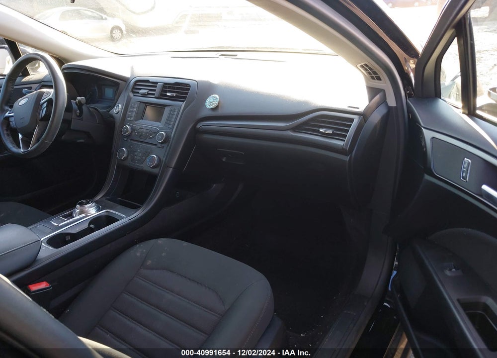 2018 FORD FUSION S VIN: 3FA6P0G75JR201361
