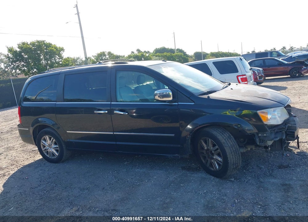 2008 CHRYSLER TOWN & COUNTRY LIMITED VIN: 2A8HR64X28R720395