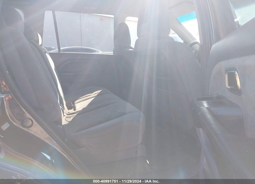 2004 HONDA PILOT EX VIN: 2HKYF18414H541971