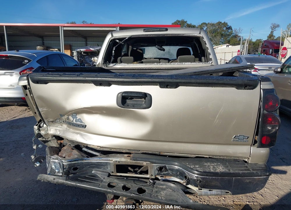 2004 CHEVROLET SILVERADO 1500 LS VIN: 2GCEK13T241315615