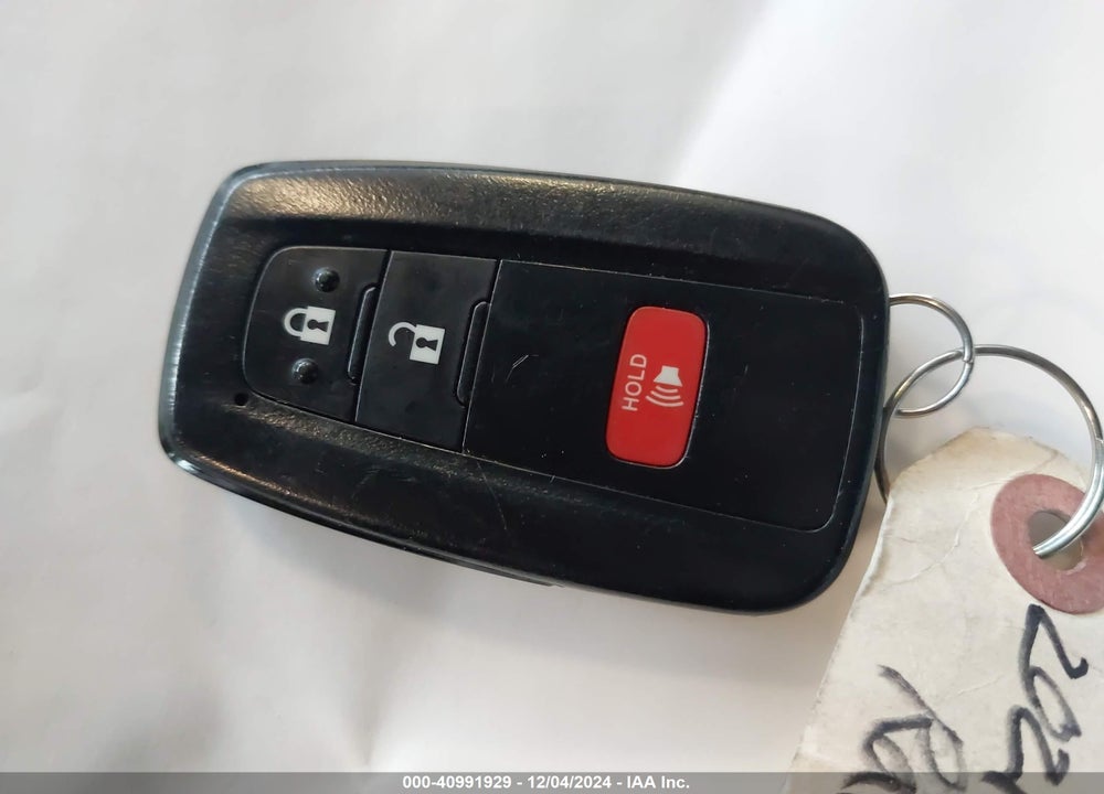 2021 TOYOTA RAV4 XLE VIN: 2T3P1RFV0MW243067