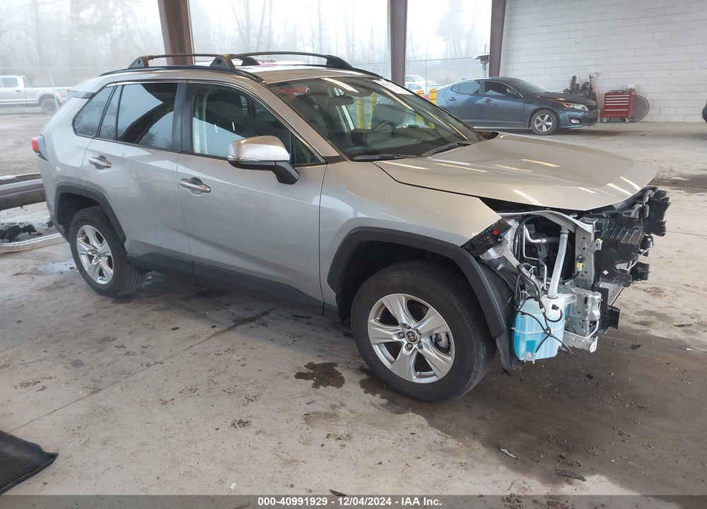 2021 TOYOTA RAV4 XLE VIN: 2T3P1RFV0MW243067