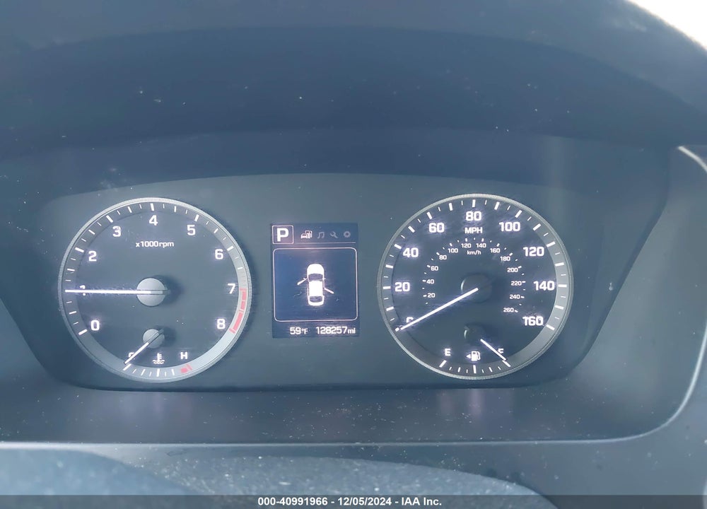 2015 HYUNDAI SONATA SE VIN: 5NPE24AF7FH157160