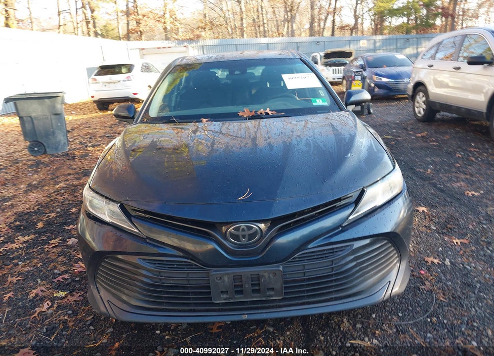 2018 TOYOTA CAMRY LE VIN: 4T1B11HK0JU596296