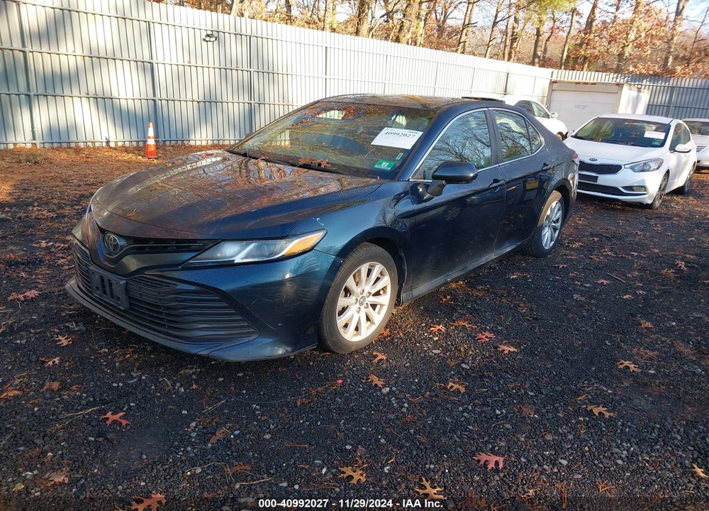 2018 TOYOTA CAMRY LE VIN: 4T1B11HK0JU596296