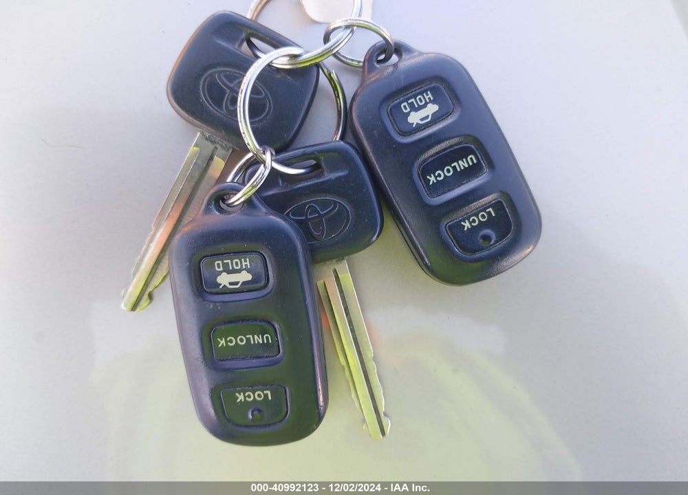 2005 TOYOTA CAMRY LE VIN: 4T1BE32K45U396018