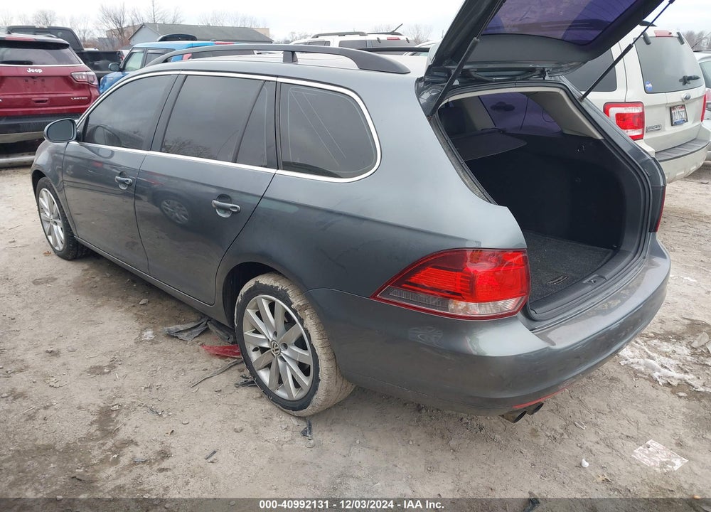 2014 VOLKSWAGEN JETTA SPORTWAGEN 2.0L TDI VIN: 3VWPL7AJ5EM618566